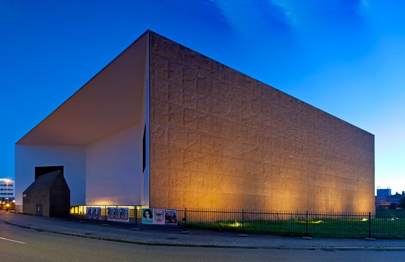 Museum Schaulager  NO abends (Herzog + De Meuron 2003)
